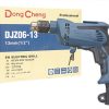 Thông số kỹ thuật: Điện áp vào: 220V/50Hz Công suất máy: 710W Tốc độ không tải: 0-2800 V/P Khả năng khoan tối đa: Với thép: Đường kính mũi khoan tối đa là 10mm Với gỗ: Đường kính mũi khoan tối đa là 25mm Khối lượng tịnh: 2 kg Bảo hành: 6 tháng Xuất xứ: Trung quốc